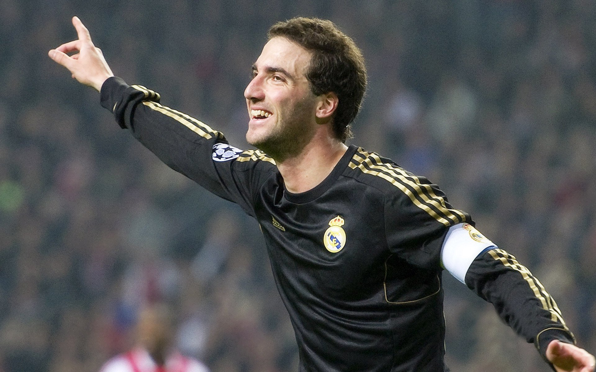 国米迎四连胜,力压对手稳居欧冠小组榜首,国米欧冠名单